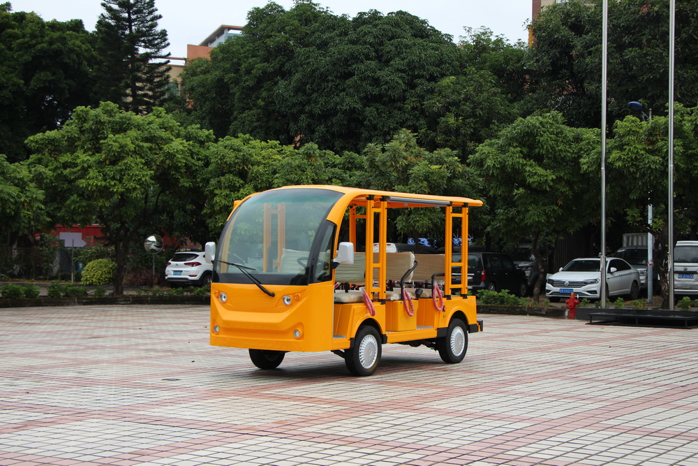 8 Koltuklu &Ccedil;ok Ama&ccedil;lı Elektrikli Araba